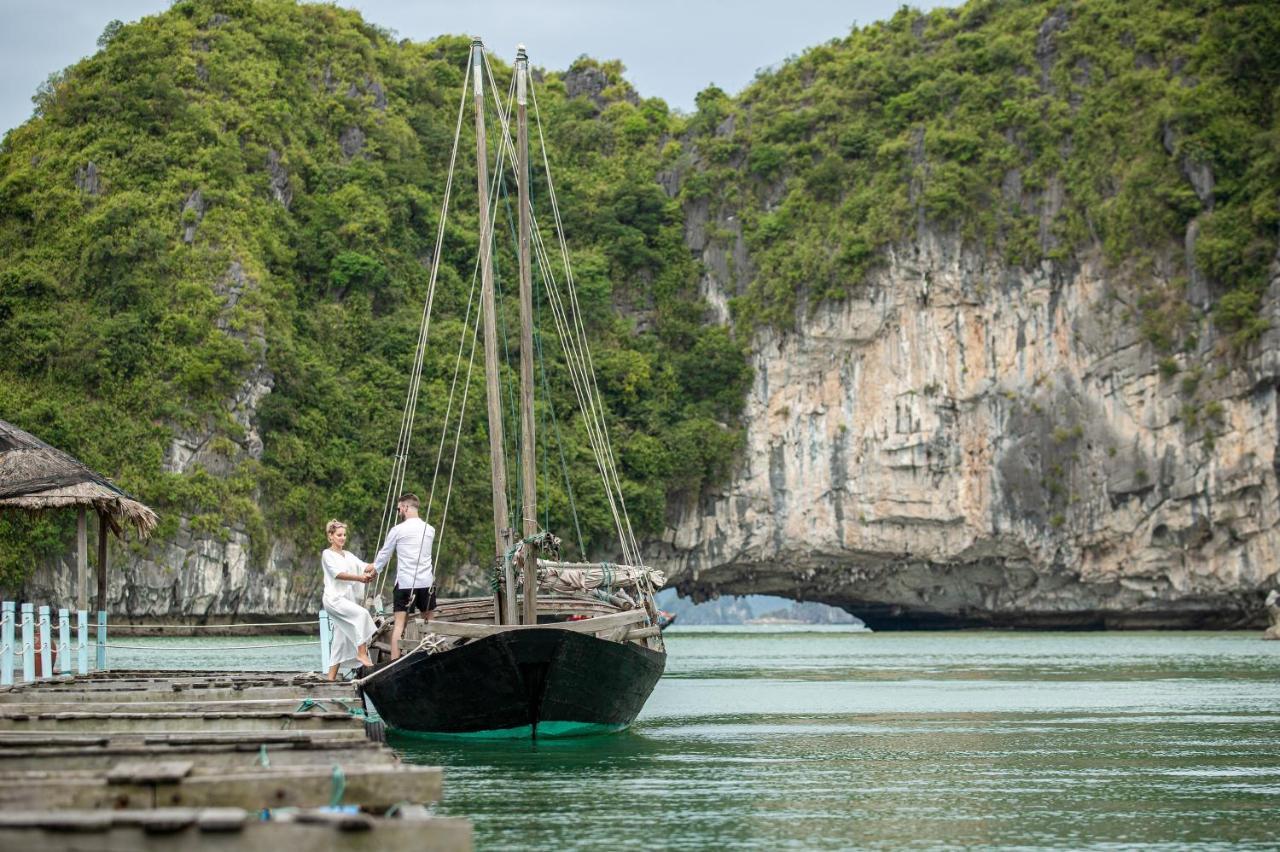 Emperor Cruises Legacy Ha Long Hotel Exterior photo