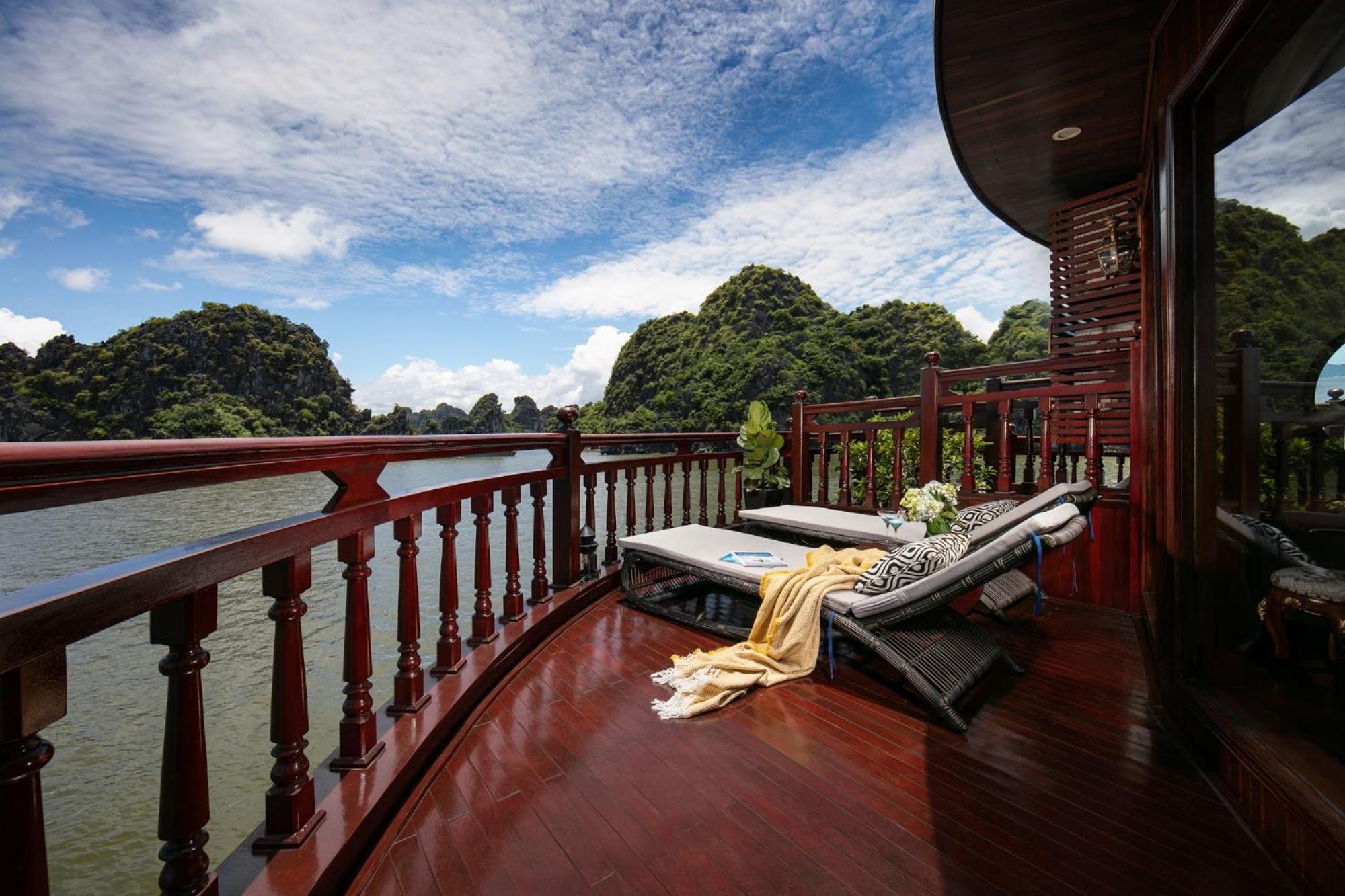 Emperor Cruises Legacy Ha Long Hotel Exterior photo