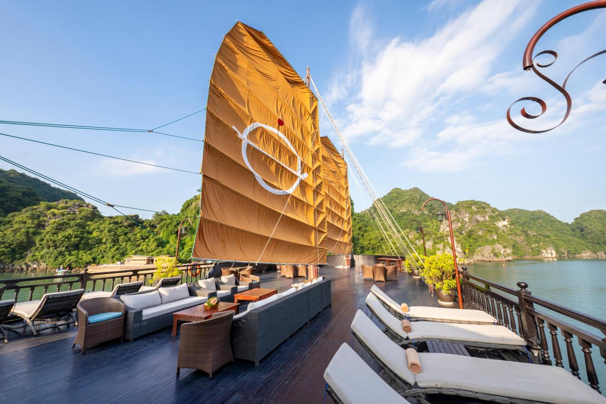 Emperor Cruises Legacy Ha Long Hotel Exterior photo